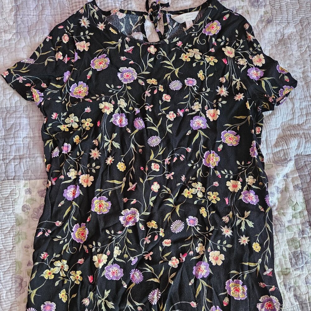 Lauren Conrad Intricate Embroidered Floral Blouse Size Small